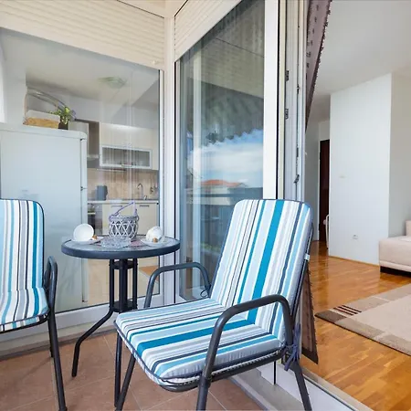 Karlita Apartment Solin Exterior photo