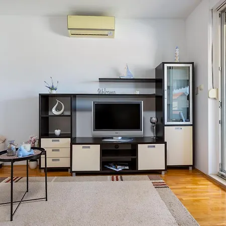 Karlita Apartment Solin Exterior photo
