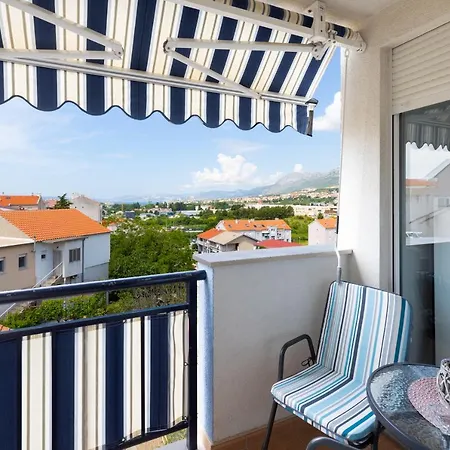 Karlita Apartment Solin Exterior photo